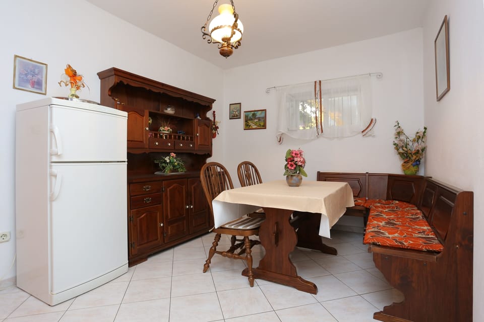 Dining room 1