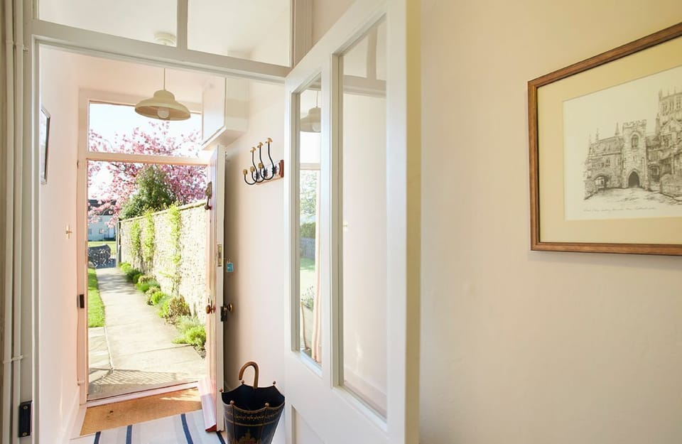 Ground floor: Entrance hall