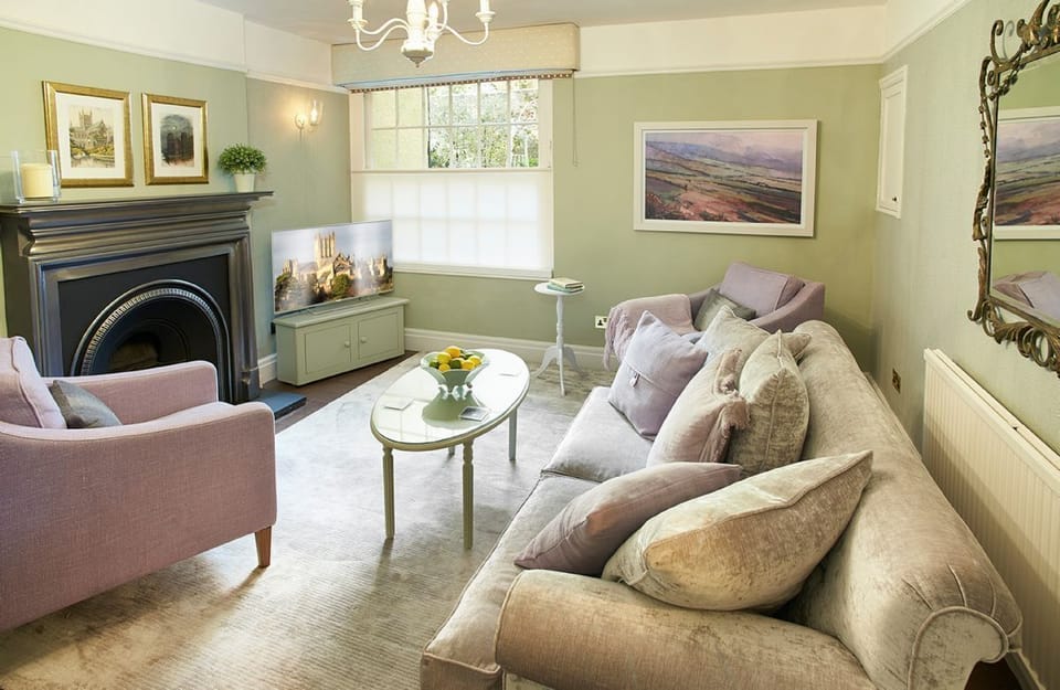 Ground floor: Main sitting room