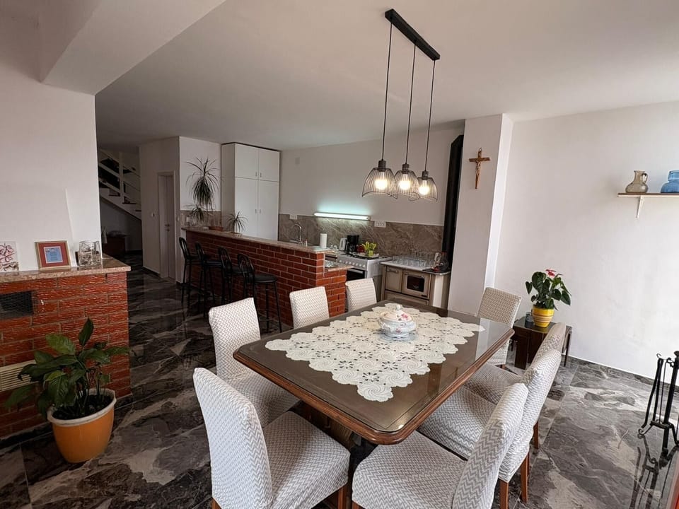 Dining room 1