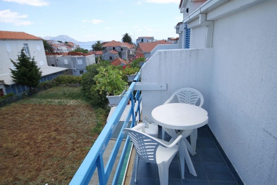 Balcony 2