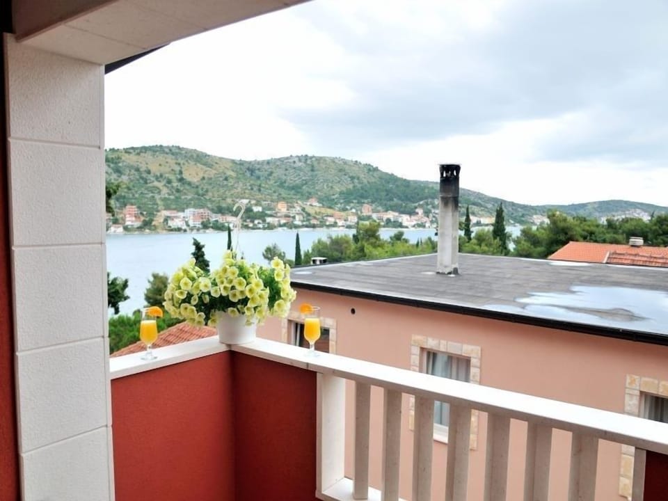 Terrace 2