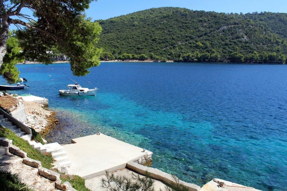 Nearby beaches