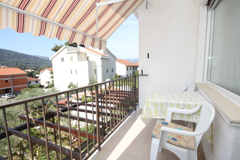 Balcony 3