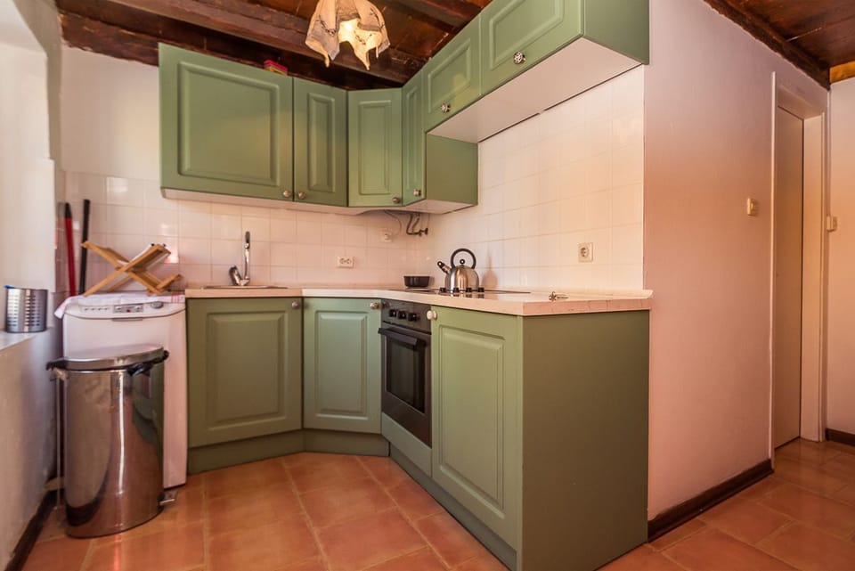Little Vista - kitchen