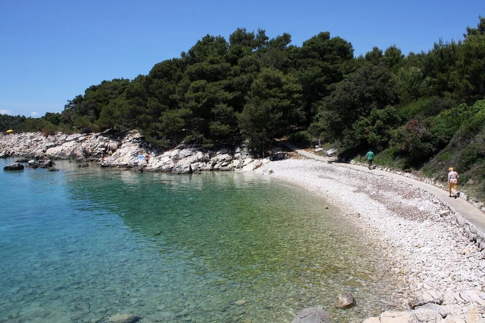 Nearby beaches