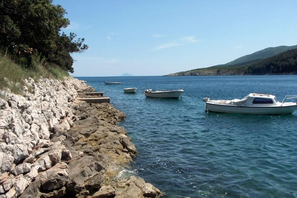 Nearby beaches