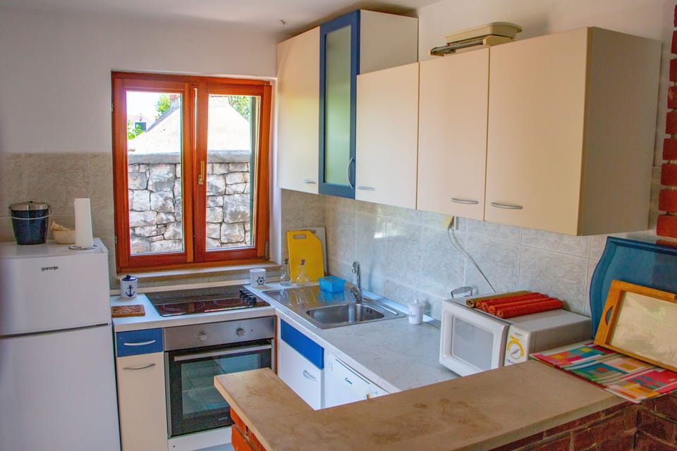 Kitchen 1