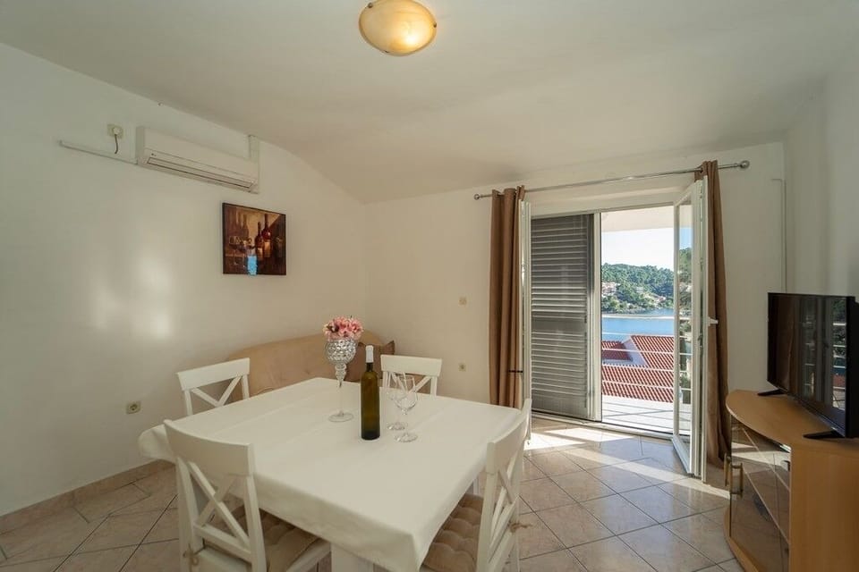 Dining room 3