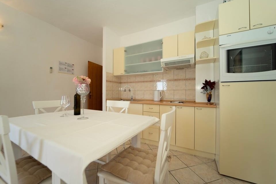 Kitchen 3