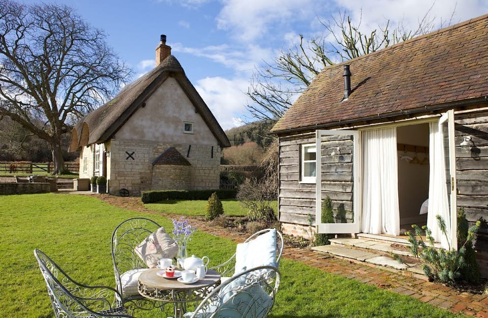 A second seating area outside the Garden Room
