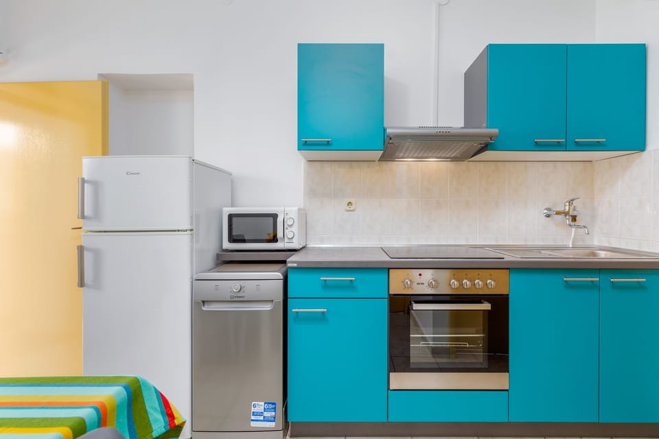 Kitchen 1