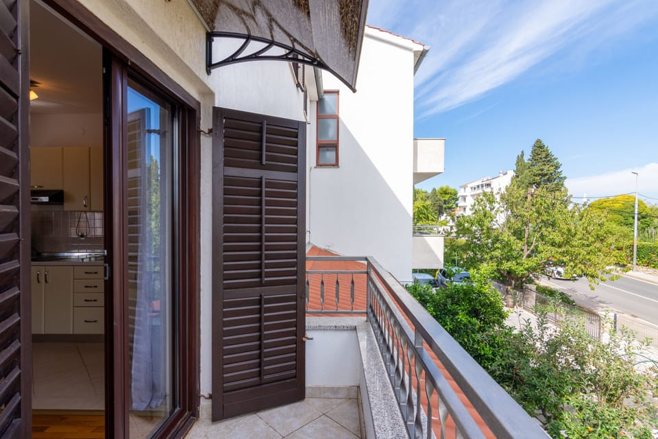 Balcony 2