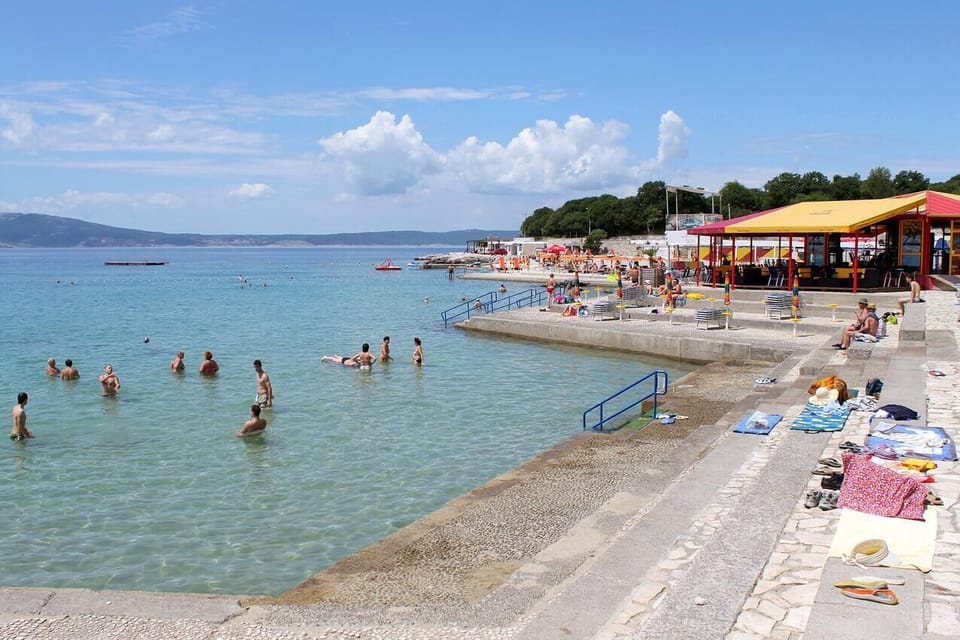 Nearby beaches