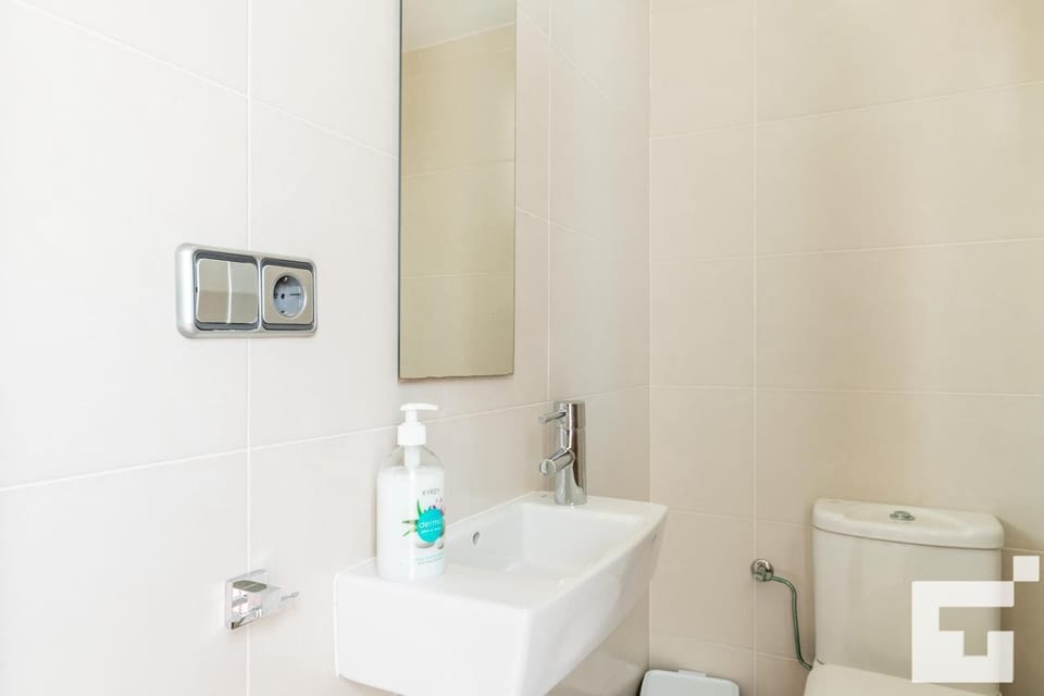 Guest toilette