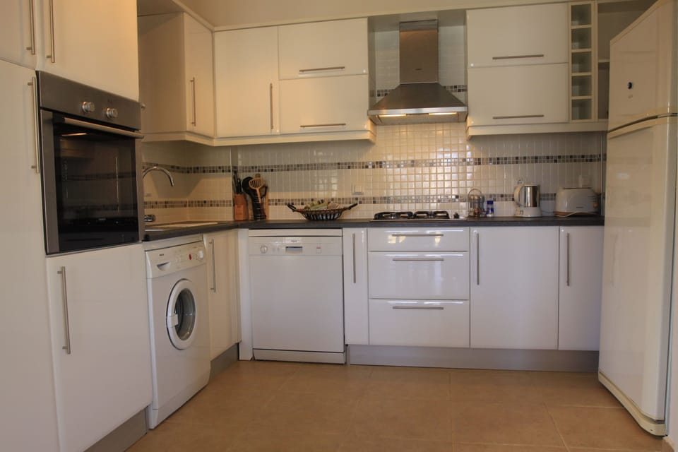 fully equipped state of the art kitchen