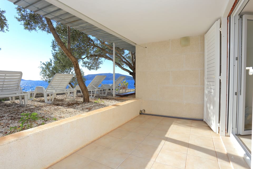 Terrace 2