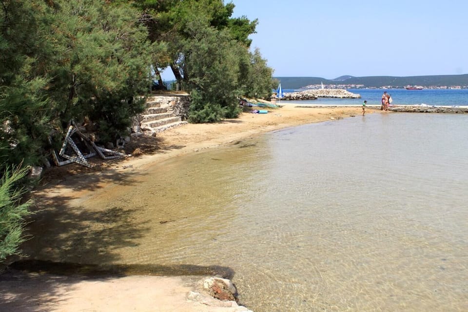 Nearby beaches
