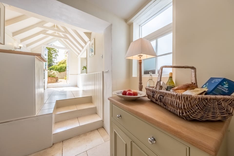 Densford Cottage, Sussex: Bedroom one