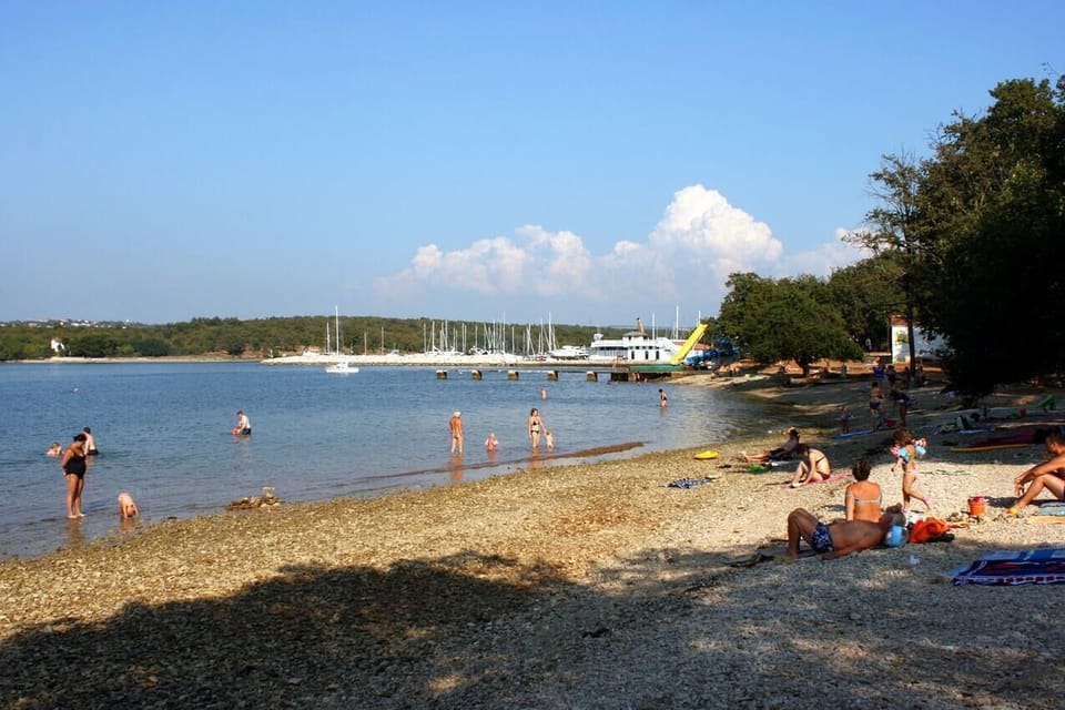 Nearby beaches