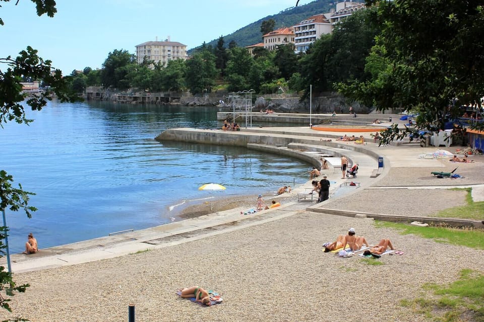 Nearby beaches