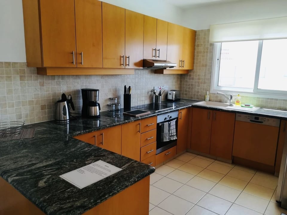 Fully equipped kitchen, ideal for self catering and cooking for family & friends