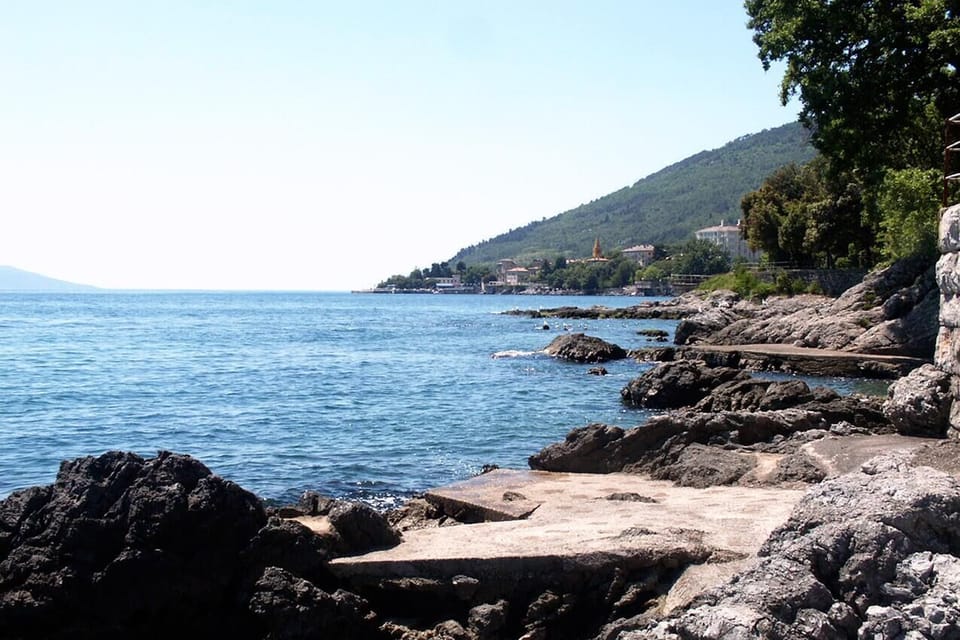 Nearby beaches