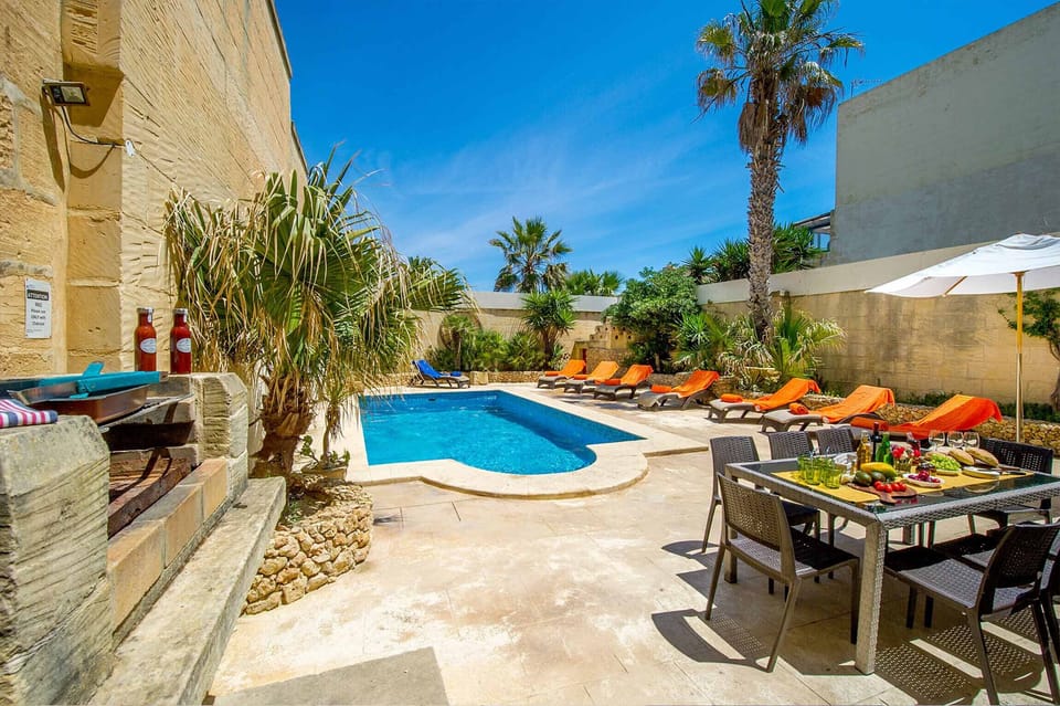 Pool area of Ponderosa farmhouse in Gozo