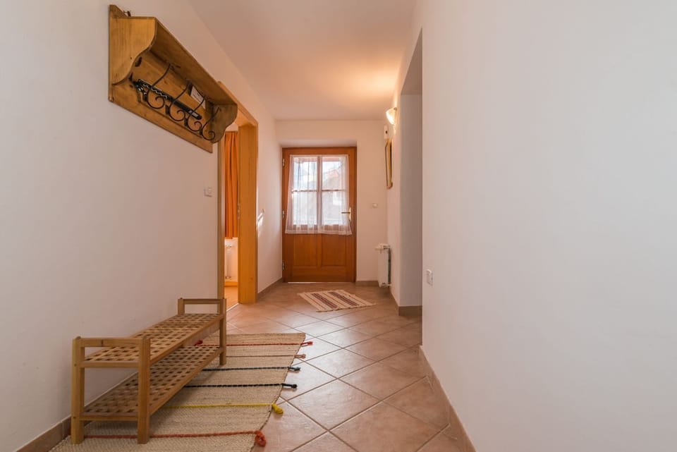 Koritnica Apartments - Dolina -hallway