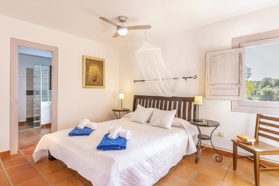 Bedroom with king-size bed