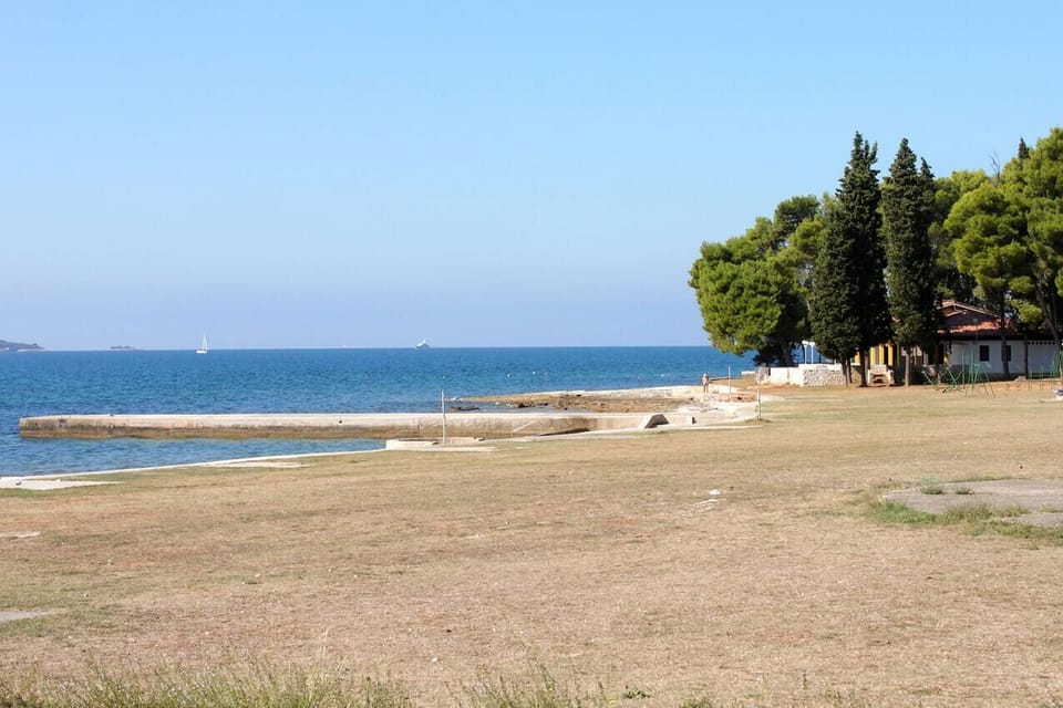 Nearby beaches