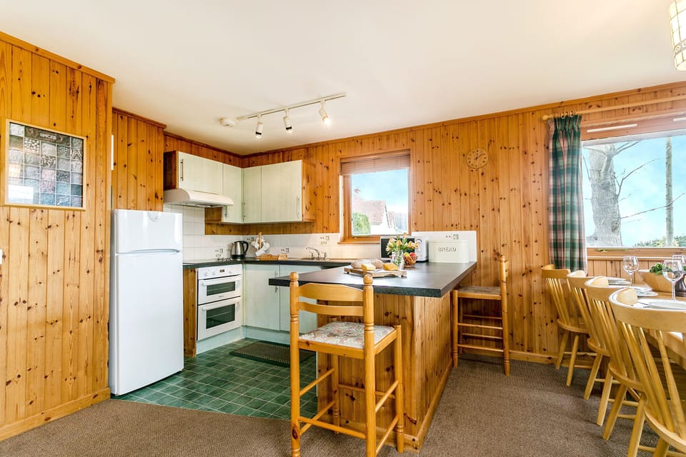 Kitchen & Dining area