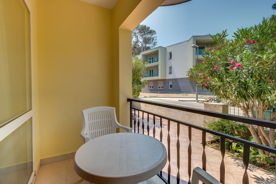 Balcony 2