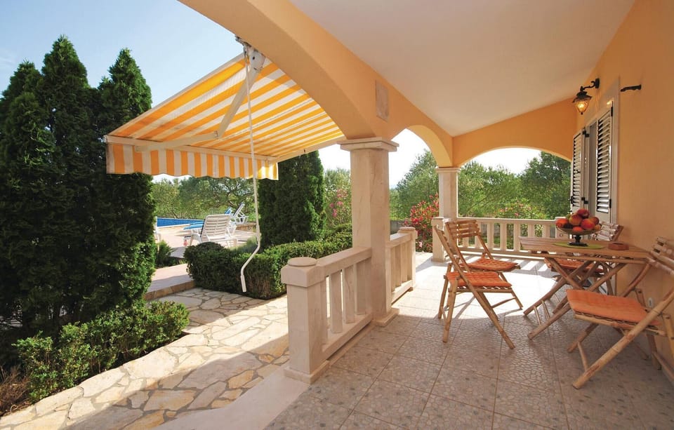 balcony-terrace