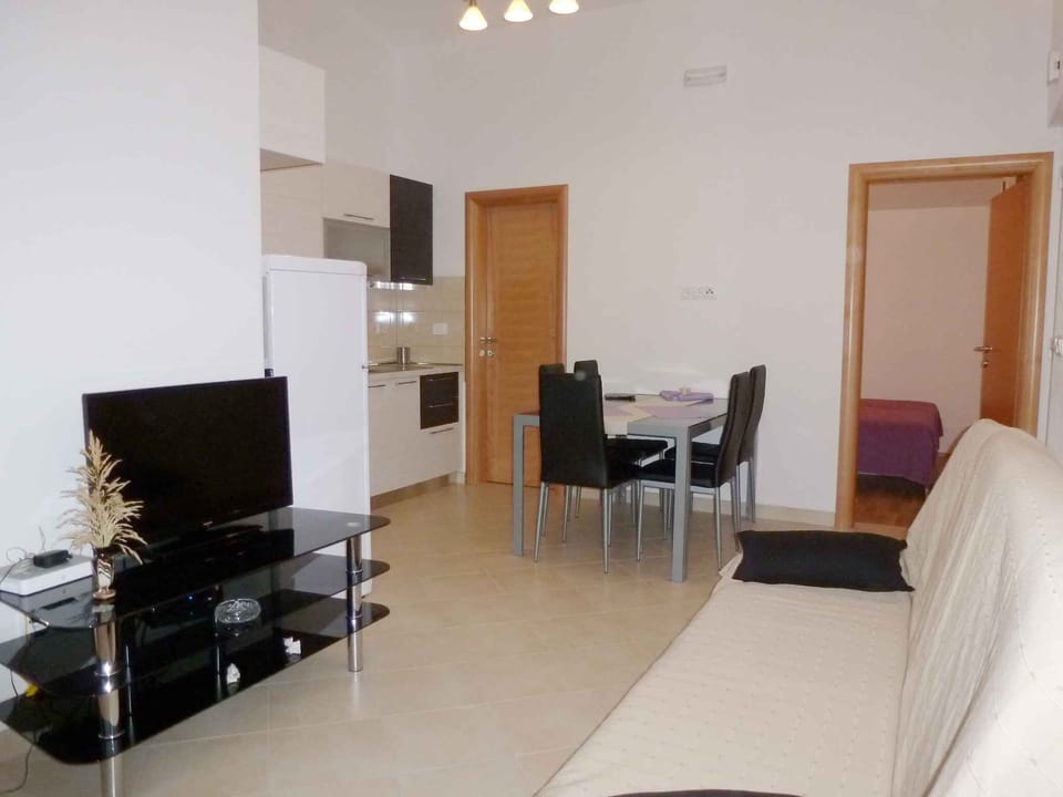 living/bedroom