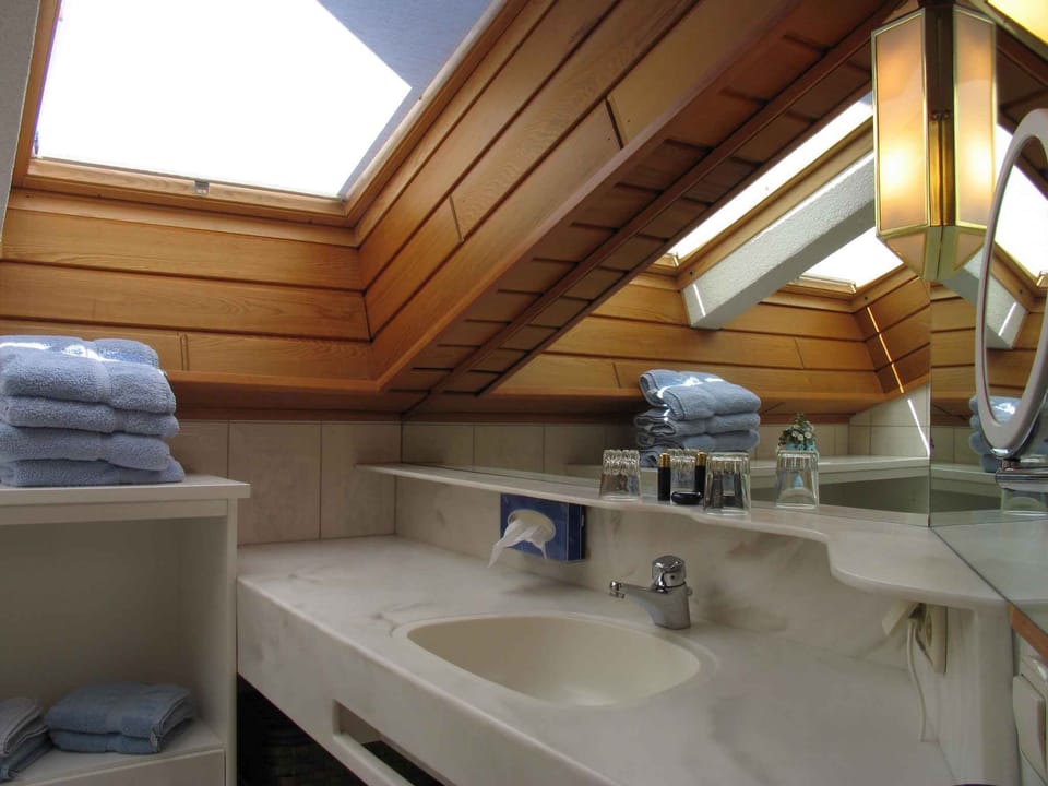 bathroom (example)