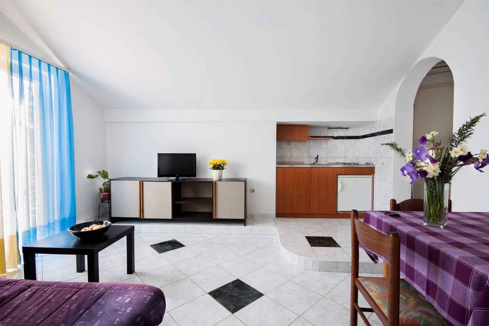 living/bedroom
