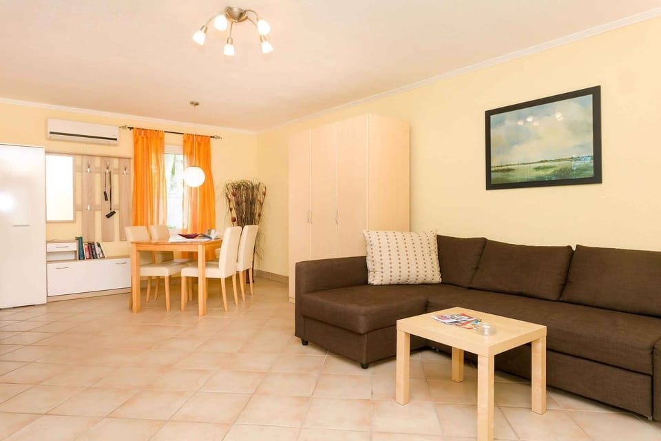 living/bedroom