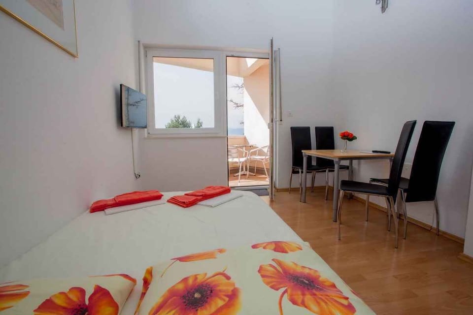 living/bedroom