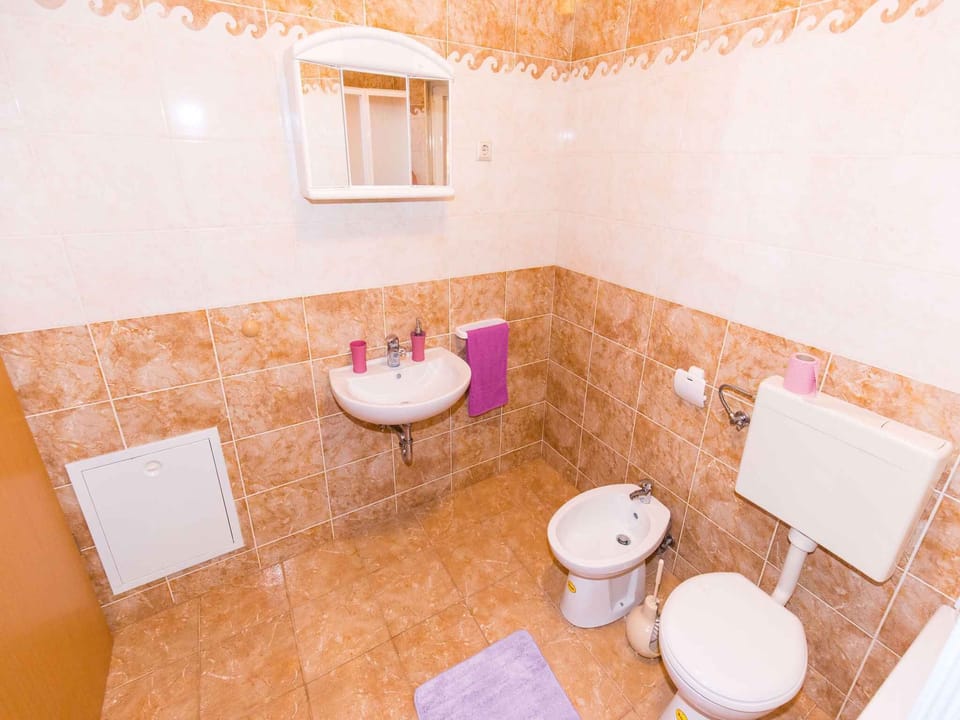 bathroom (example)