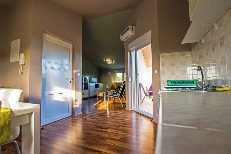 living/bedroom