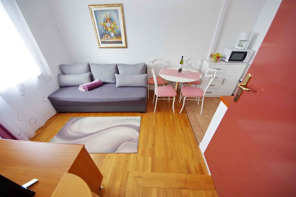 living/bedroom