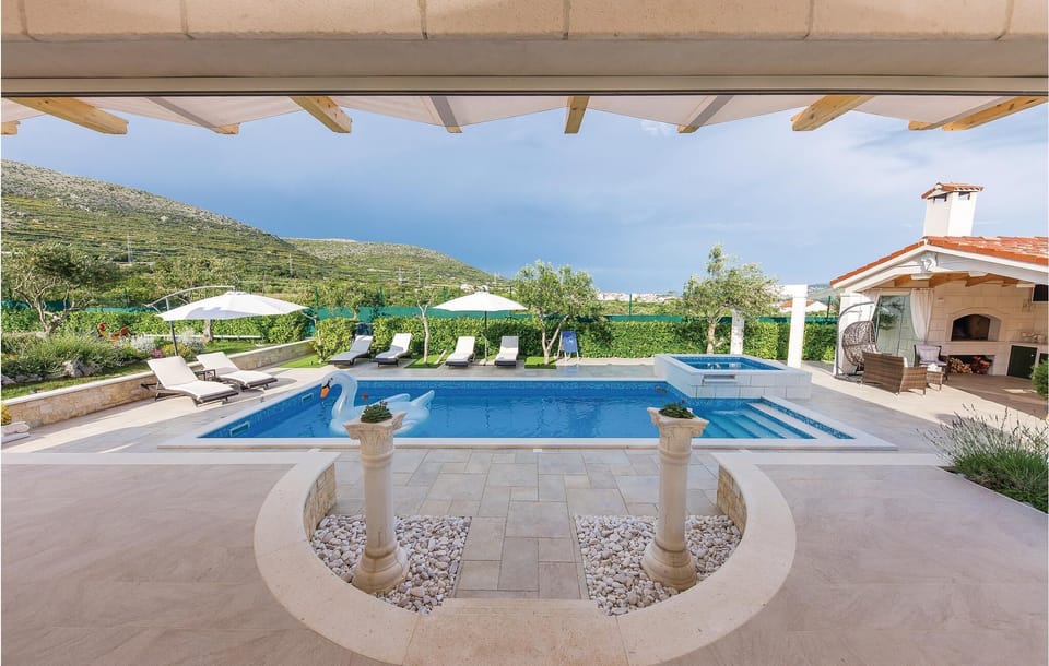 pool