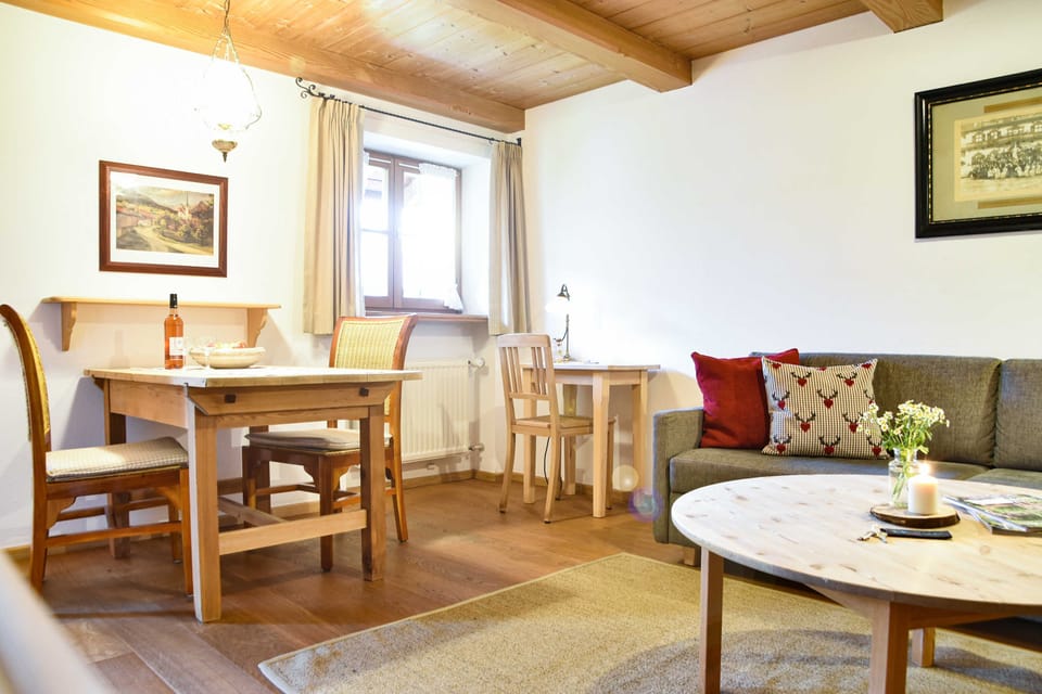 Vacation apartment Dorfplatz - Moarhof Guesthouse Farm Stay in Tegernsee