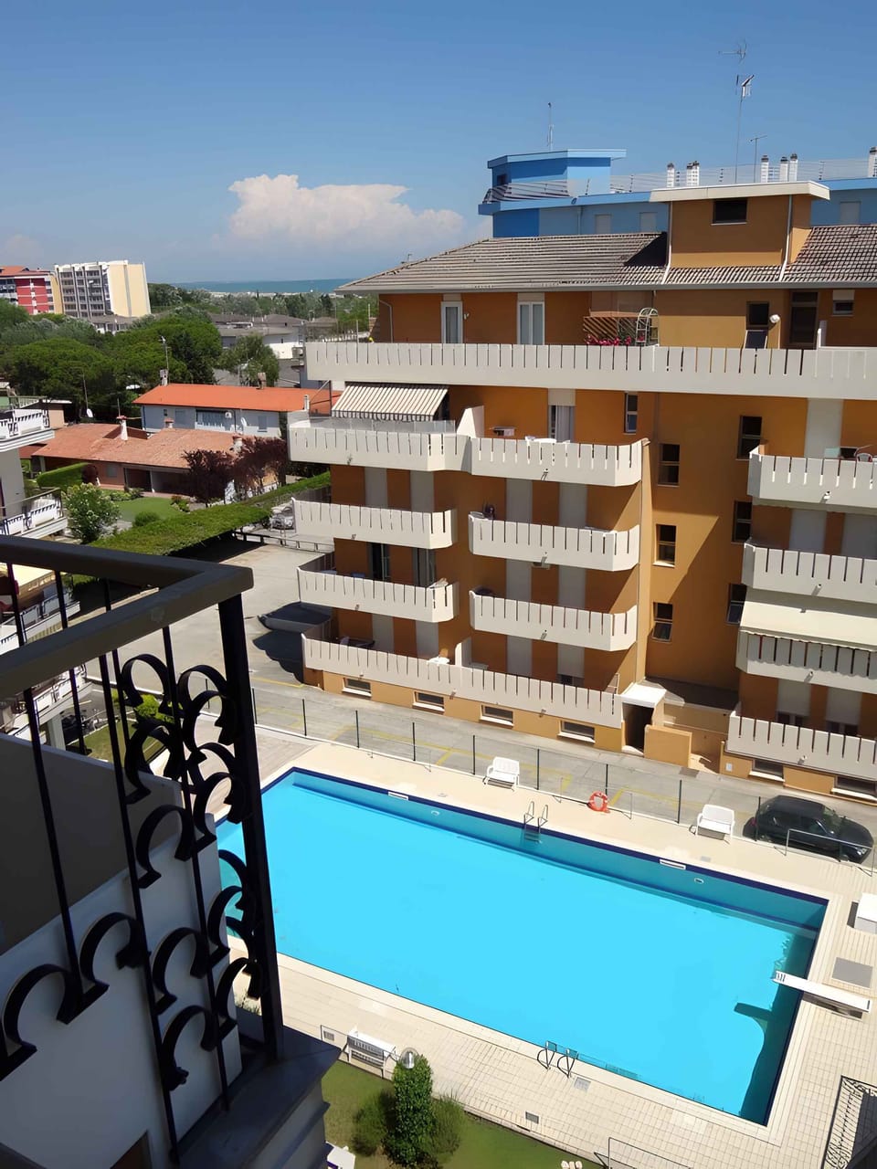 swimming pool