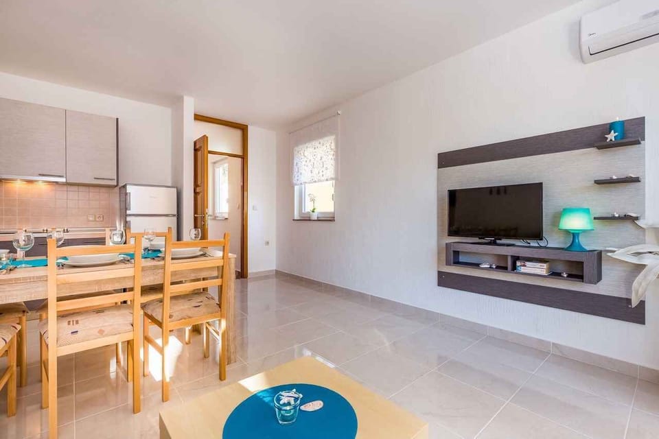 living/bedroom