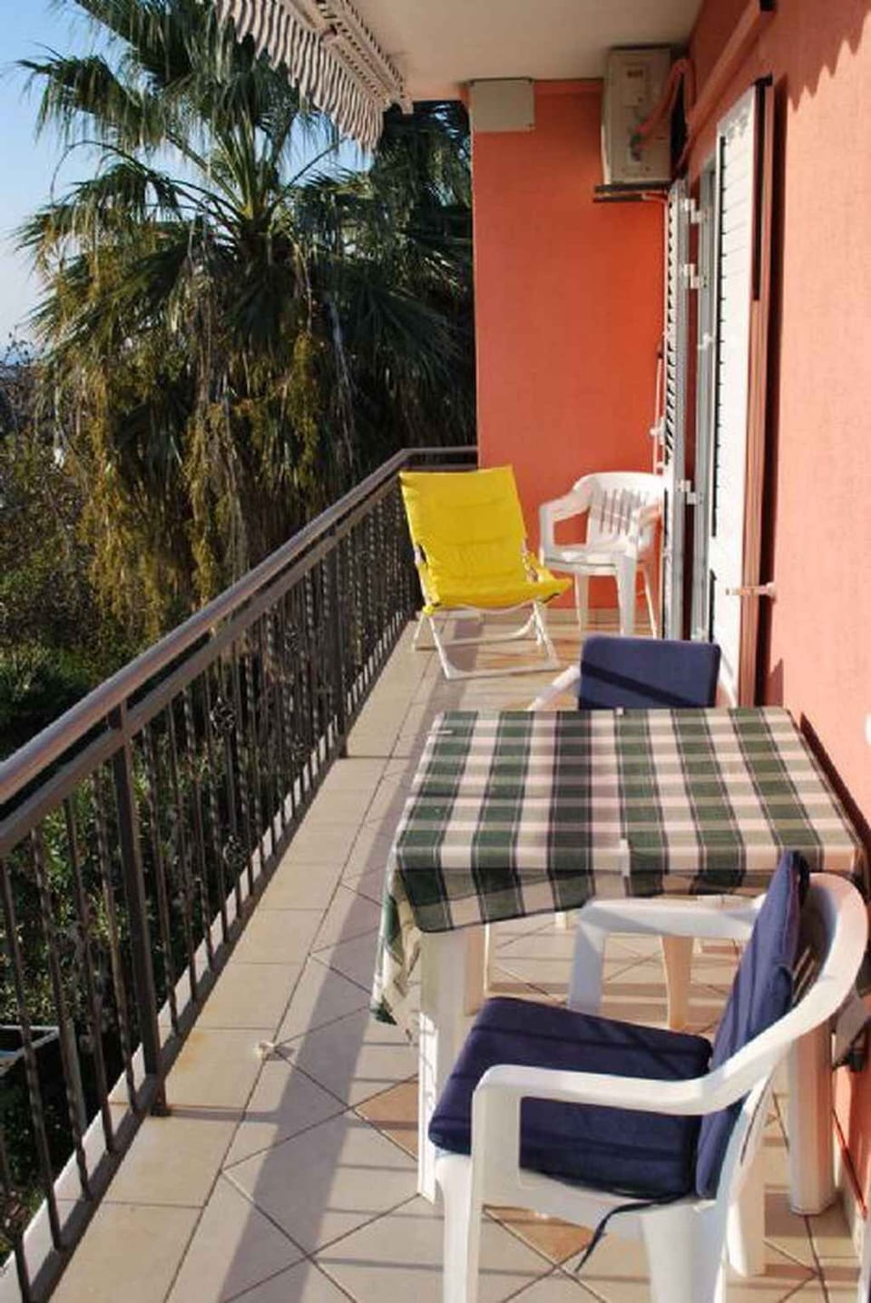 balcony