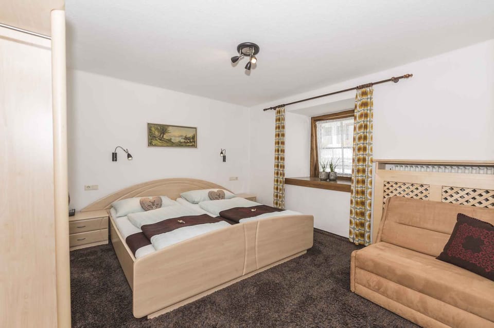 living/bedroom