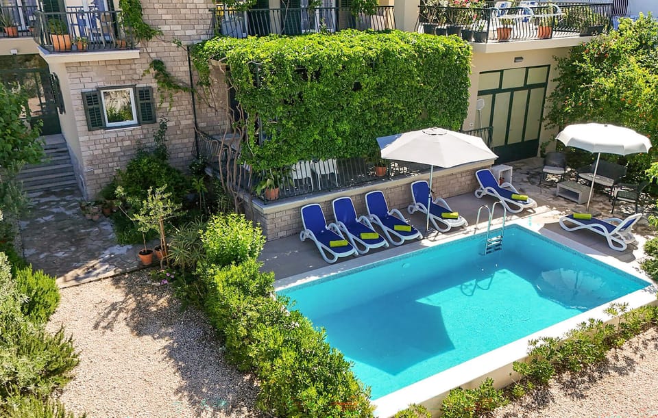 pool