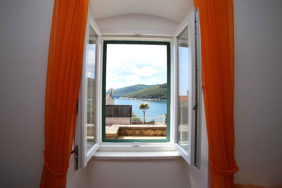 living/bedroom